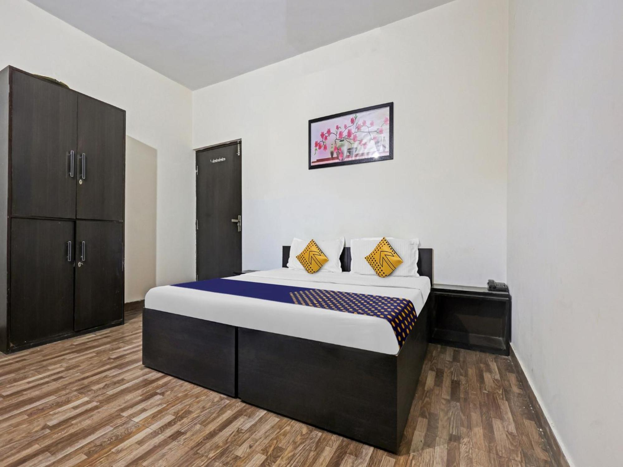 Spot On 81167 Hotel Asdr Rudrapur Екстериор снимка