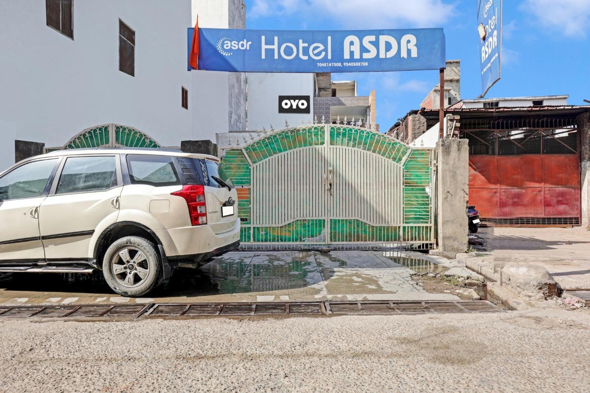 Spot On 81167 Hotel Asdr Rudrapur Екстериор снимка